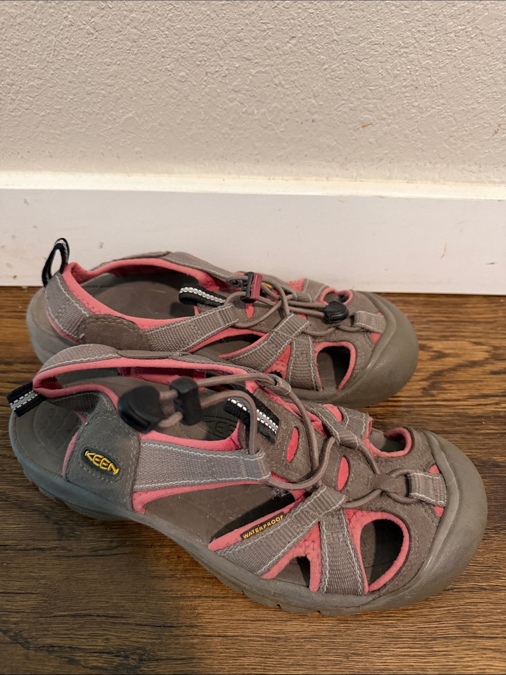 Keen Women’s Gray and Pink Closed-Toe Sandals size 8